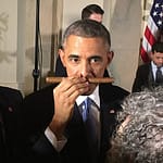 Este tabaco que tiene Obama en la mano, era de Mónica Lewinsky