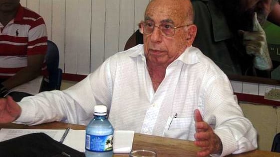 Machado Ventura dice que está cansado de ver las mismas caras alzando siempre el mismo brazo cuenta
