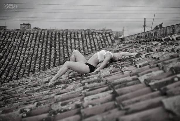 La hermosa joven no toleró más estar en Cuba